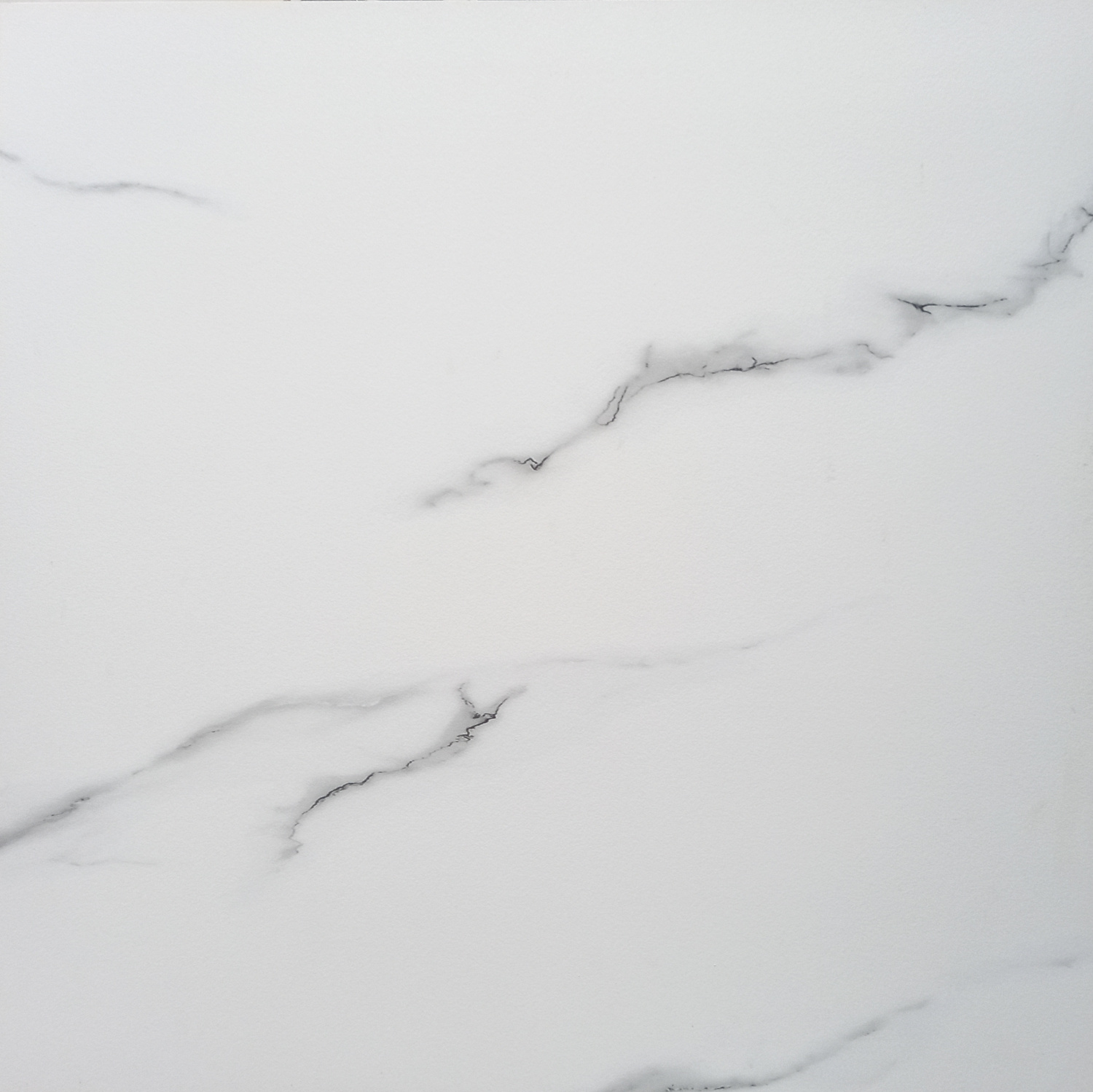 Carreau porcelaine mat, effet marbre blanc veiné de gris 60x60