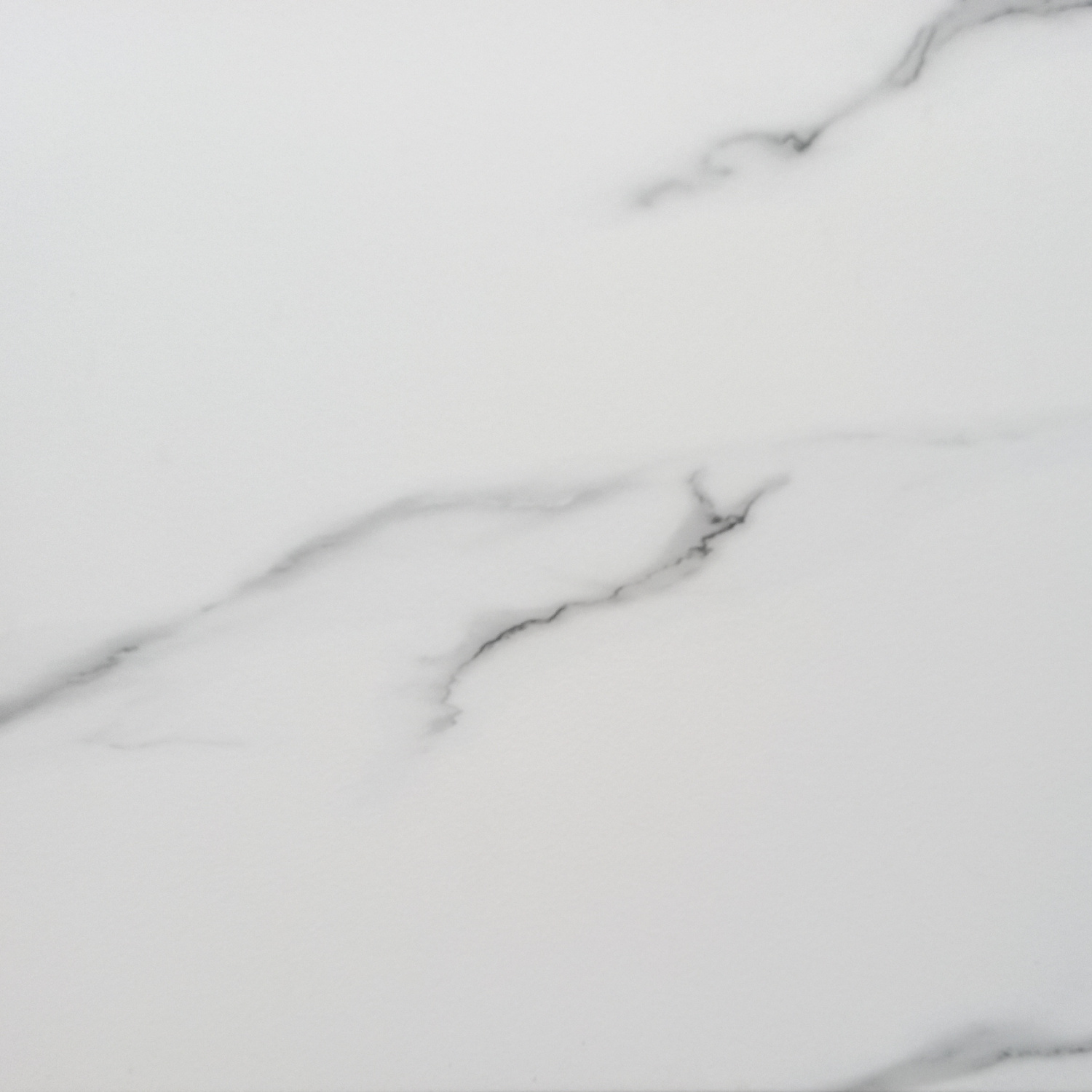 Carreau porcelaine mat, effet marbre blanc veiné de gris 60x60